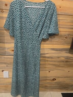 Green Flower Polka Dot Wrap Dress With Flutter Sleeve